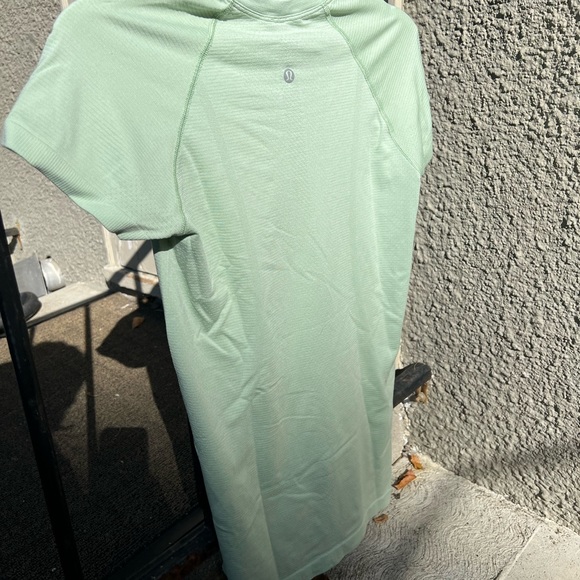 Lululemon Swiftly tee - Picture 5 of 5